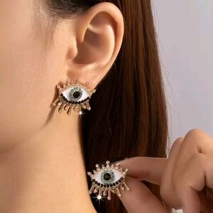 Gold Eye Drop Stud Earrings with Green Crystal Center🪬🧿🔥💫🛕🕌⛪️🎱